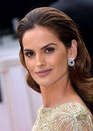 10 Izabel Goulart  