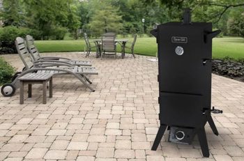 6. Dyna-Glo Portable Vertical LP Gas Smoker