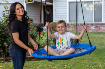 4. Skipdaloo Outdoor Hanging Round Swing for Kids