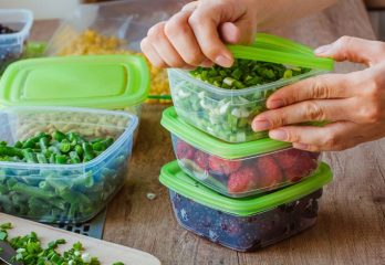 8 BEST FOOD STORAGE CONTAINERS TO KEEP YOUR FOOD SUPER FRESH