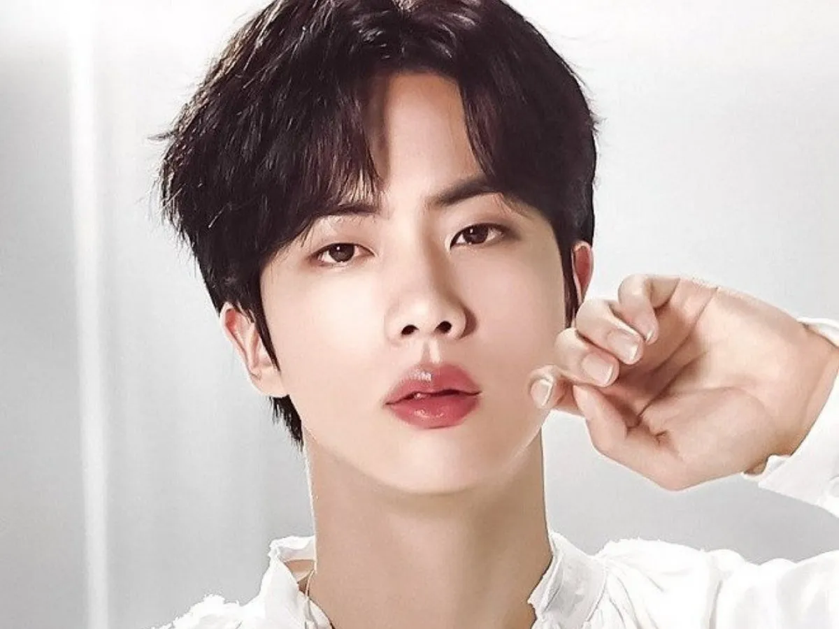 4 Jin  BTS):