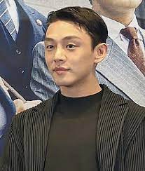 7 Yoo Ah-in  