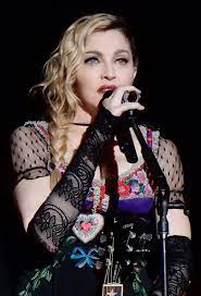 9 Madonna: 